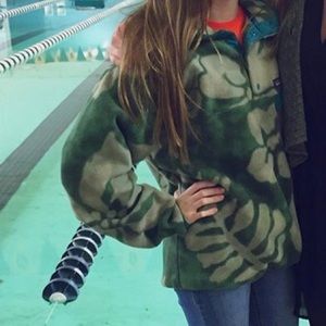 Floral Green Leaf Synchilla Patagonia pullover